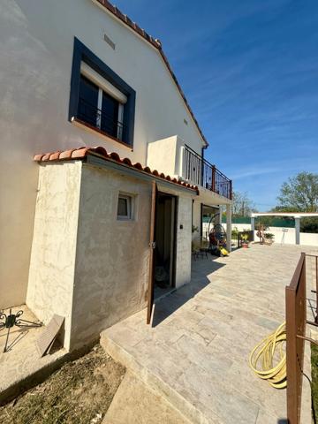 Maison à vendre 9 pièces VILLEMOUSTAUSSOU (11)194m2 habitable, 5 chambres, terrain 1858m2 piscine