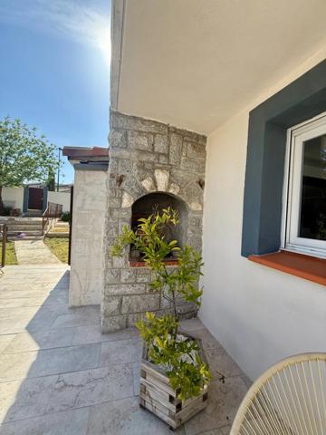 Maison à vendre 9 pièces VILLEMOUSTAUSSOU (11)194m2 habitable, 5 chambres, terrain 1858m2 piscine