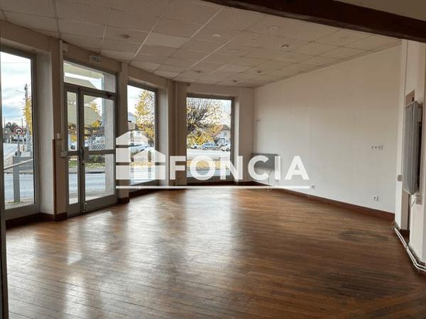Location Local commercial 2 pièces 39 m² - 4 RUE GAMBETTA Chalette Sur Loing 45120