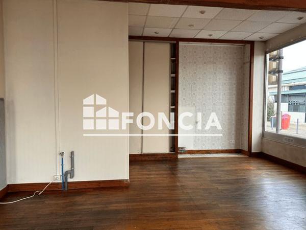 Location Local commercial 2 pièces 39 m² - 4 RUE GAMBETTA Chalette Sur Loing 45120