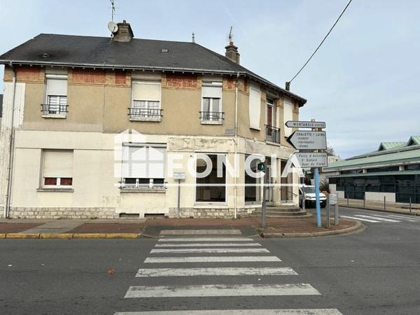 Location Local commercial 2 pièces 39 m² - 4 RUE GAMBETTA Chalette Sur Loing 45120