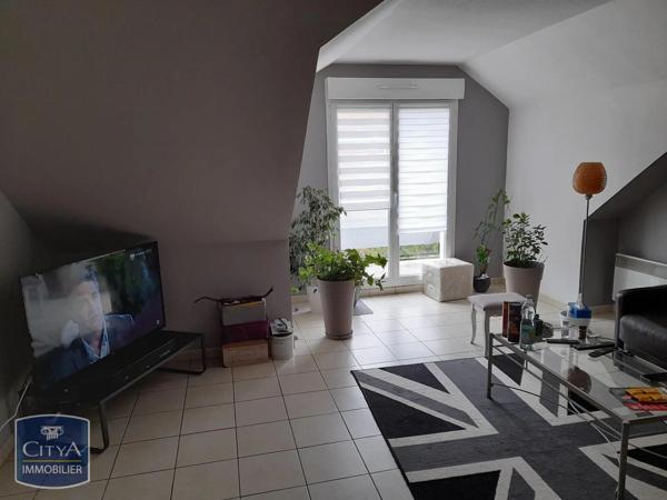 Appartement à louer 3 pièces 76.1m² Calais (62100)