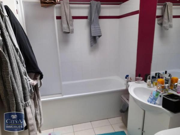 Appartement à louer 3 pièces 76.1m² Calais (62100)