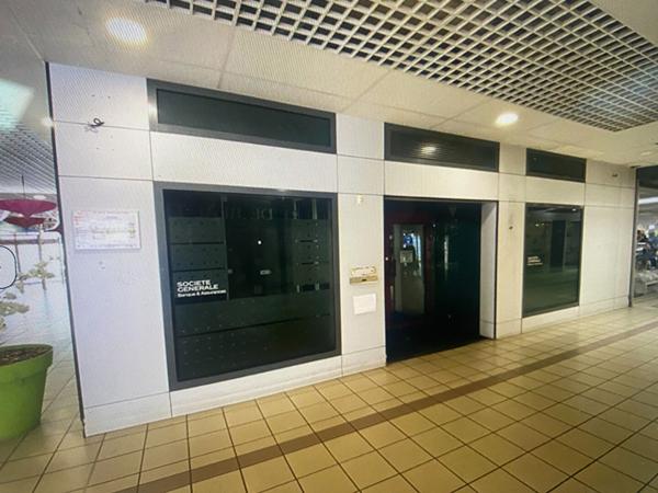 Local commercial Saint Germain Les Corbeil 135.46 m2