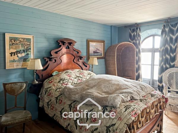 Ancien hôtel particulier de 7 Chambres avec terrasse toit, jardin, salle de cinéma, salle de théâtre, divers salons