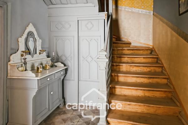 Ancien hôtel particulier de 7 Chambres avec terrasse toit, jardin, salle de cinéma, salle de théâtre, divers salons