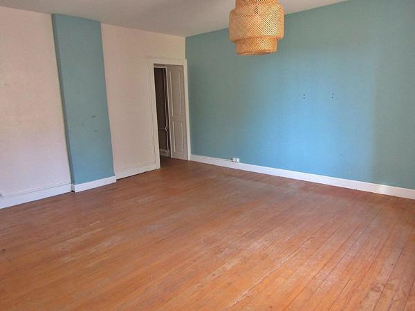 Vente                                                      Maison
                        
                     5 pièces                      142 m2                     à Chantraine