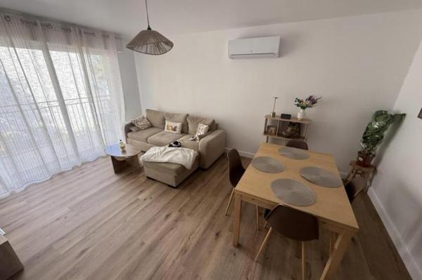 Location - Appartement 4 pièces 68 m 2 SABLE SUR SARTHE (72300)