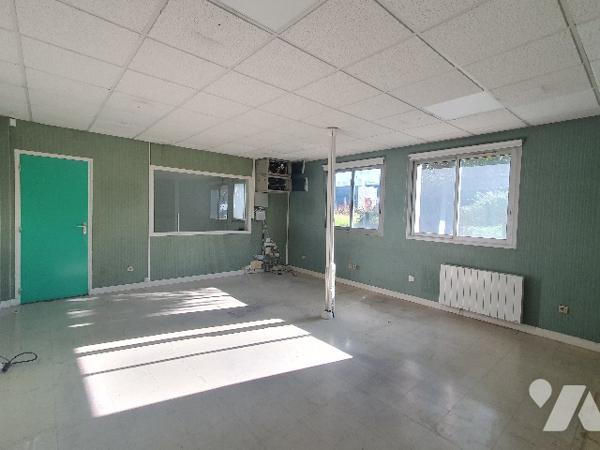 Entrepôt et bureaux