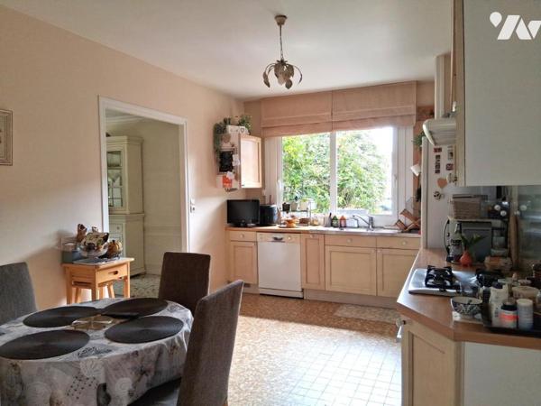 MAISON D'HABITATION DE CARACTERE 5 chambres sur 1463 m² de parc arboré