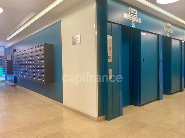 Appartement à vendre 2 pièces 48,70 m² PARIS 20EME ARRONDISSEMENT (75) en excellent état au sein d'une résidence standing