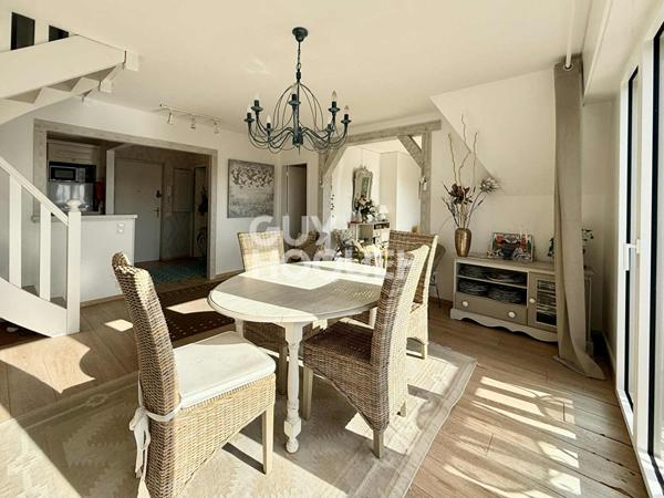 APPARTEMENT 5 pièces - PARKING - DEAUVILLE HYPERCENTRE