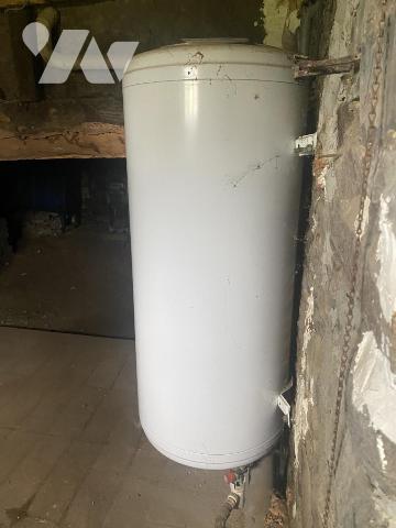 5 KM DE VIRE-NORMANDIE, PRESBYTERE du 15ème Siècle à rénover