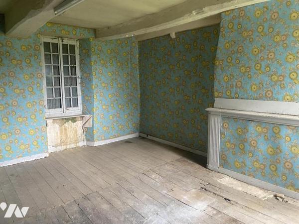 5 KM DE VIRE-NORMANDIE, PRESBYTERE du 15ème Siècle à rénover