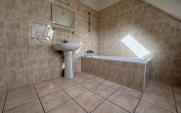 Maison à vendre    6 pièces •  Séné