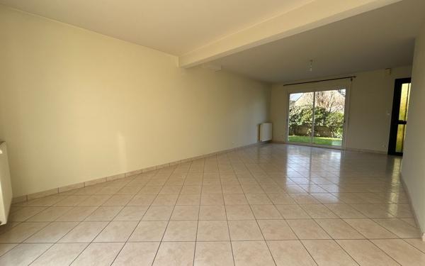 Maison à vendre    6 pièces •  Séné