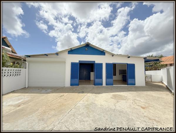 A VENDRE A KOUROU (GUYANE FRANCAISE) UN IMMEUBLE DE RAPPORT DE 95m² AVEC DEUX APPARTEMENTS T2 DE 37m² et 28m² - SUPERFICIE DU TERRAIN DE 429 m² - AU PRIX DE 265 000 €.
