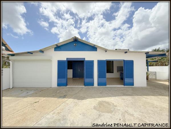 A VENDRE A KOUROU (GUYANE FRANCAISE) UN IMMEUBLE DE RAPPORT DE 95m² AVEC DEUX APPARTEMENTS T2 DE 37m² et 28m² - SUPERFICIE DU TERRAIN DE 429 m² - AU PRIX DE 265 000 €.