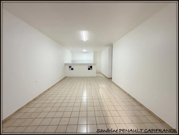 A VENDRE A KOUROU (GUYANE FRANCAISE) UN IMMEUBLE DE RAPPORT DE 95m² AVEC DEUX APPARTEMENTS T2 DE 37m² et 28m² - SUPERFICIE DU TERRAIN DE 429 m² - AU PRIX DE 265 000 €.