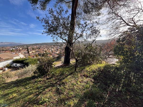 Terrain à vendre à Gardanne - 900m² -