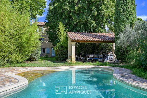 Bastide du XVII au coeur du Luberon avec atelier et potentiel d’aménagement