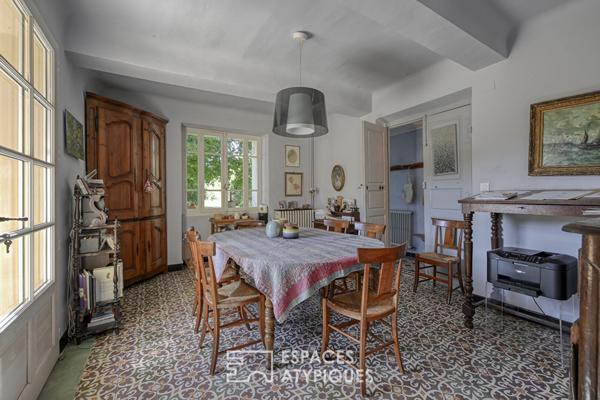 Bastide du XVII au coeur du Luberon avec atelier et potentiel d’aménagement