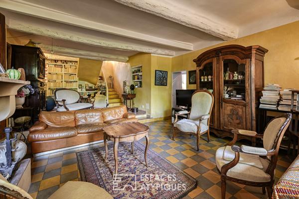 Bastide du XVII au coeur du Luberon avec atelier et potentiel d’aménagement