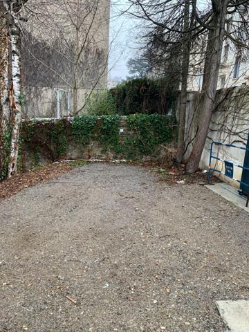 Location parking / box Saint-Étienne - 60 €/mois