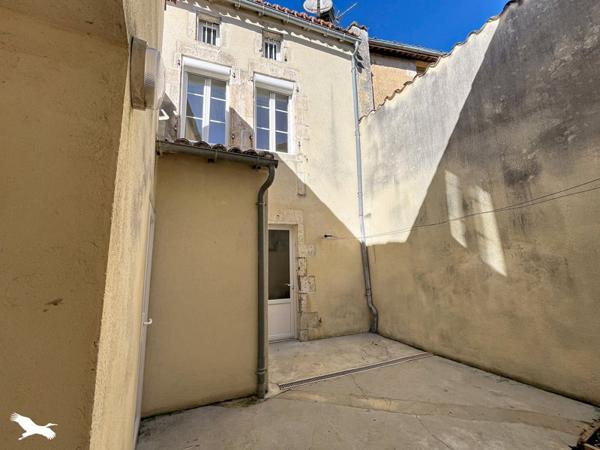 Appartement à vendre 98 280 € Blanzac-Porcheresse 5 p 120 m² DPE D