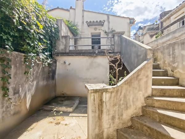 Vente                                                      Maison de village
                        
                     4 pièces                                         à Montpellier