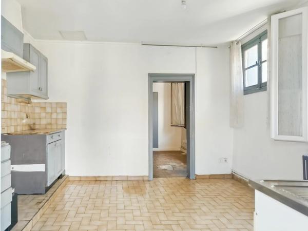 Vente                                                      Maison de village
                        
                     4 pièces                                         à Montpellier