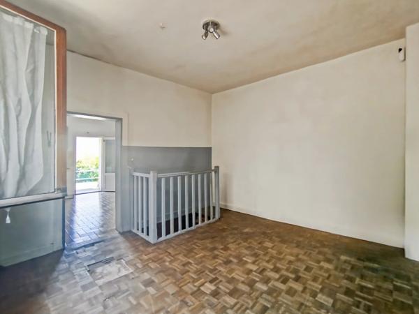Vente                                                      Maison de village
                        
                     4 pièces                                         à Montpellier