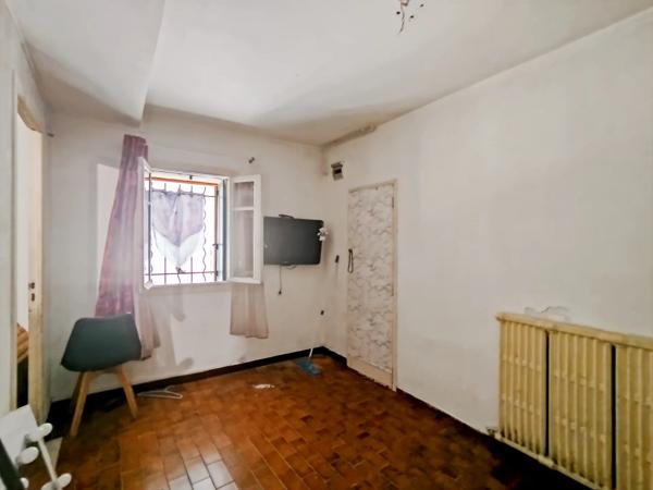 Vente                                                      Maison de village
                        
                     4 pièces                                         à Montpellier