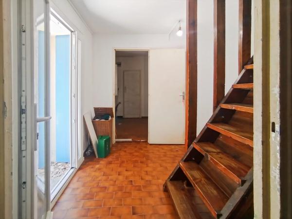 Vente                                                      Maison de village
                        
                     4 pièces                                         à Montpellier