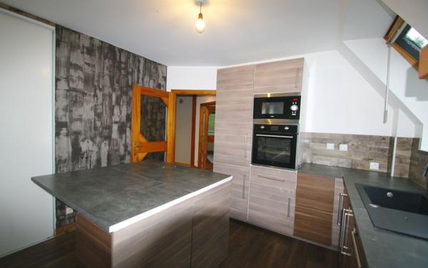 Maison à louer    3 pièces • 104 m2 Plaine