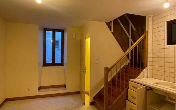 Appartement à louer    2 pièces • 63 m2 Florac