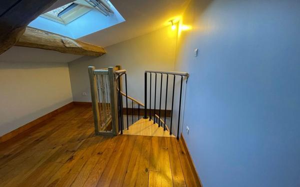 Appartement à louer    2 pièces • 63 m2 Florac