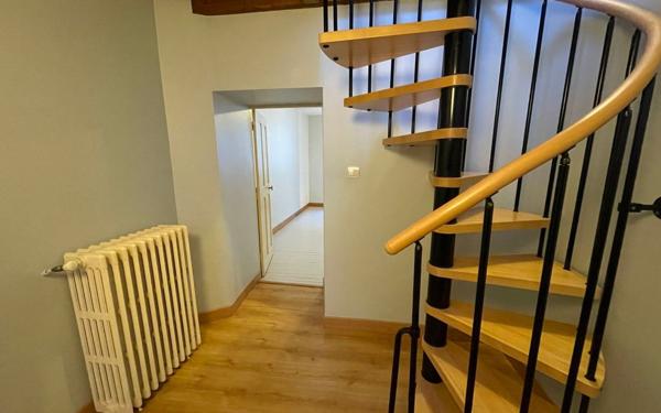 Appartement à louer    2 pièces • 63 m2 Florac