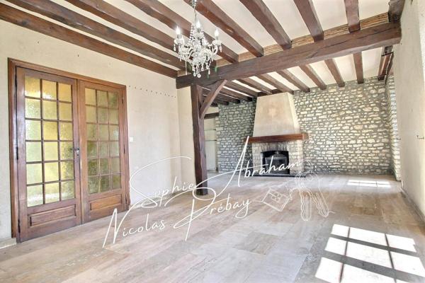 Maison de 6 pièces, 4 chambres avec jardin clos de murs et grand garage