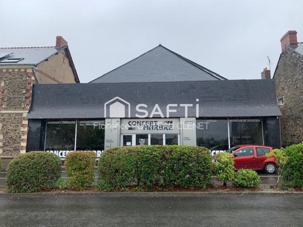 LOCAL COMMERCIAL 800 M2 (Commerce et stockage)