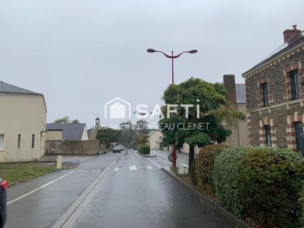 LOCAL COMMERCIAL 800 M2 (Commerce et stockage)