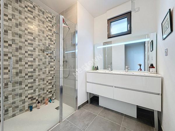 DUPLEX Proche Christ-Roi T5 avec 3 chambres- Terrasses, ascenseur, double garage