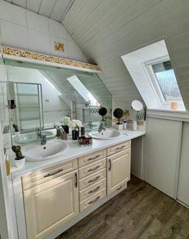 Anet (28260) Maison familiale avec piscine - quartier calme