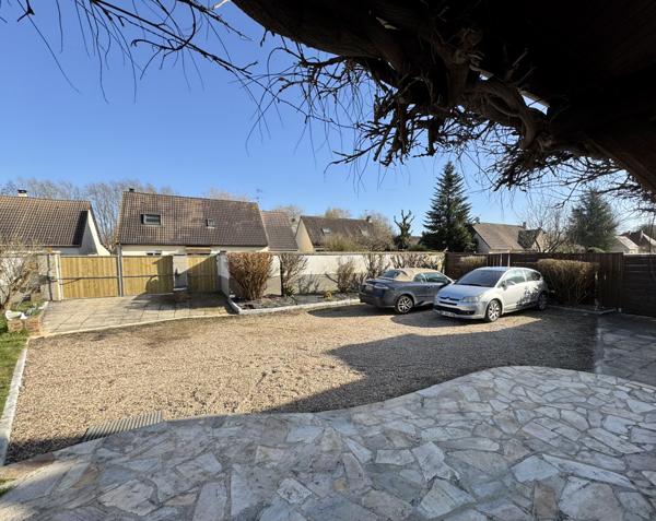 Anet (28260) Maison familiale avec piscine - quartier calme