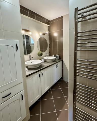 Anet (28260) Maison familiale avec piscine - quartier calme