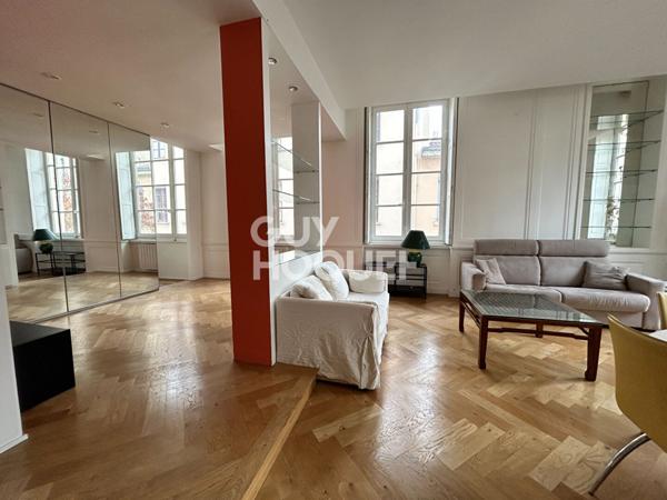 Appartement T3 bourgeois situé Place Sathonay