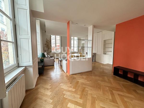 Appartement T3 bourgeois situé Place Sathonay