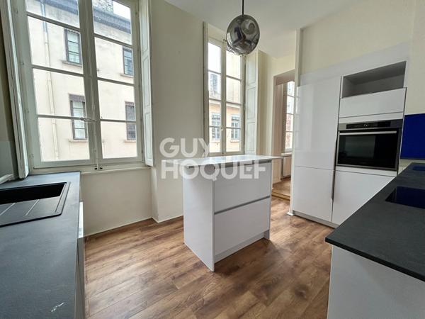 Appartement T3 bourgeois situé Place Sathonay