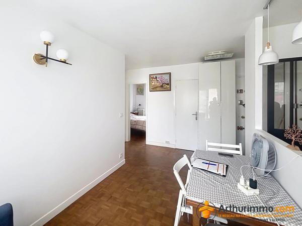 Vente                                                      Appartement
                        
                     3 pièces                      42 m2                     à Courbevoie