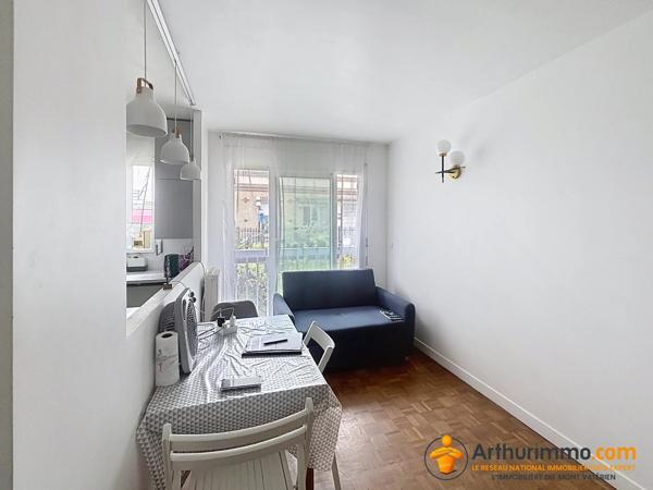Vente                                                      Appartement
                        
                     3 pièces                      42 m2                     à Courbevoie